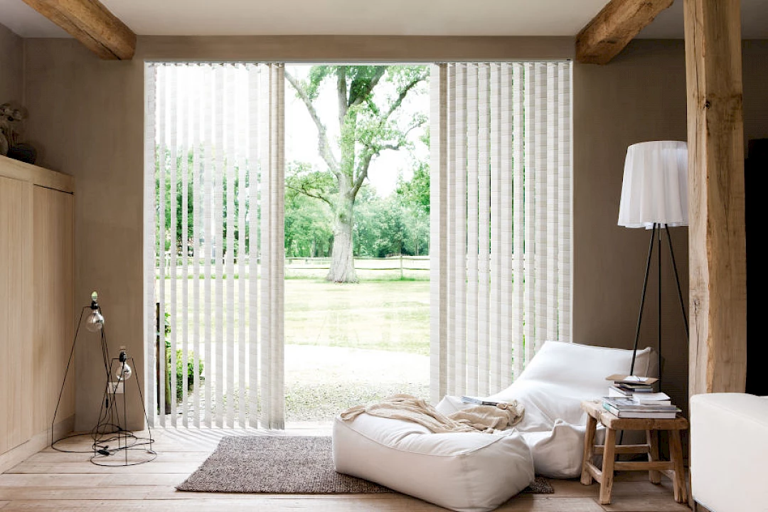 verticale lamellen textiel woonkamer
